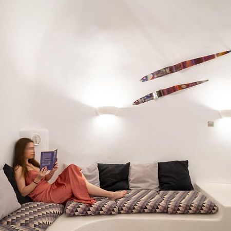 Fosuites Oia  Luaran gambar