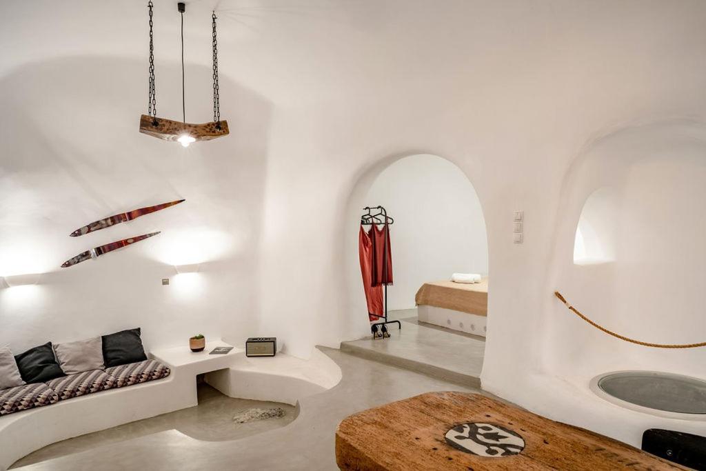 Fosuites Oia  Luaran gambar