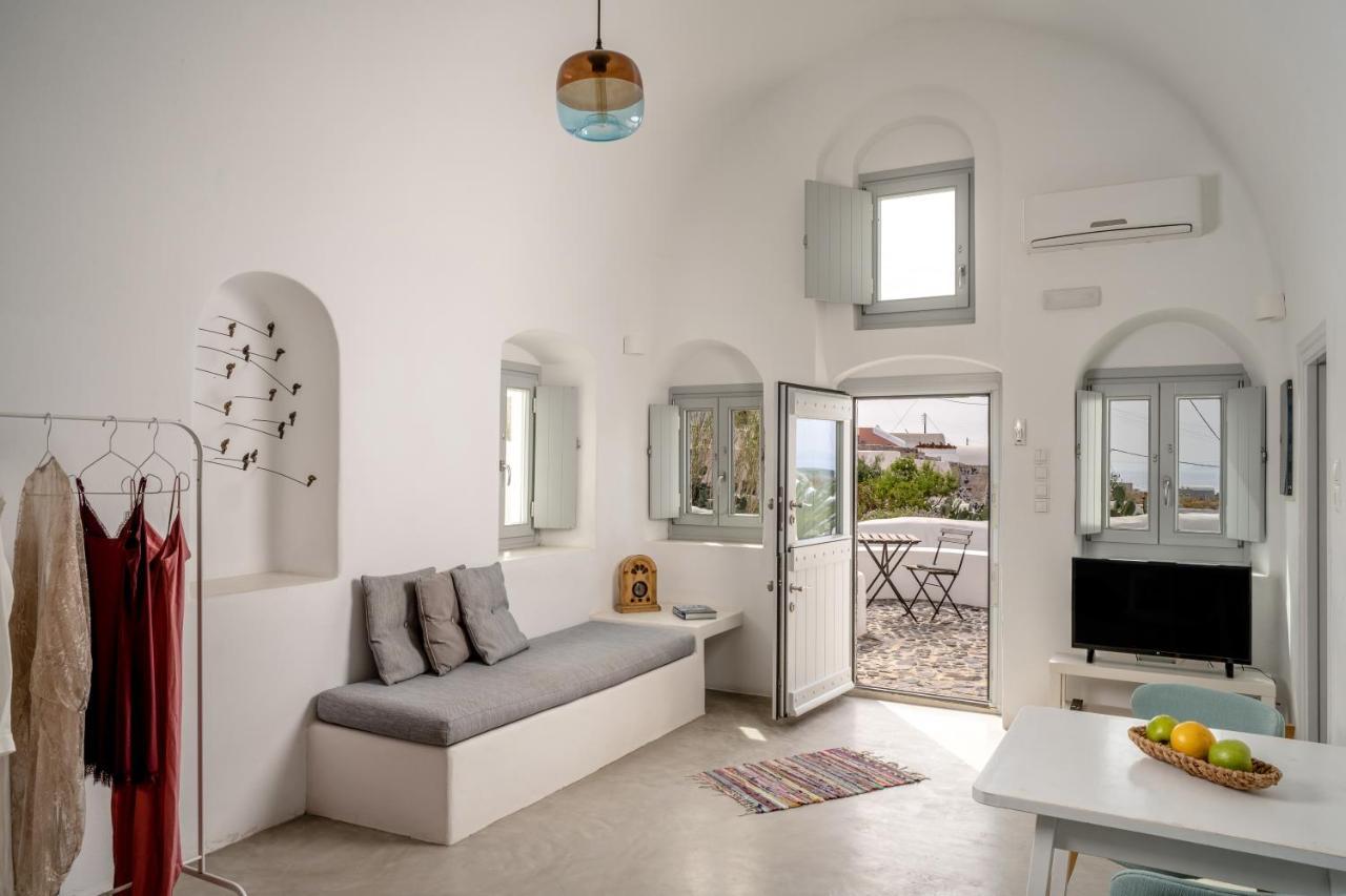 Fosuites Oia  Luaran gambar