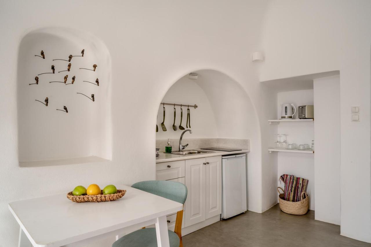 Fosuites Oia  Luaran gambar